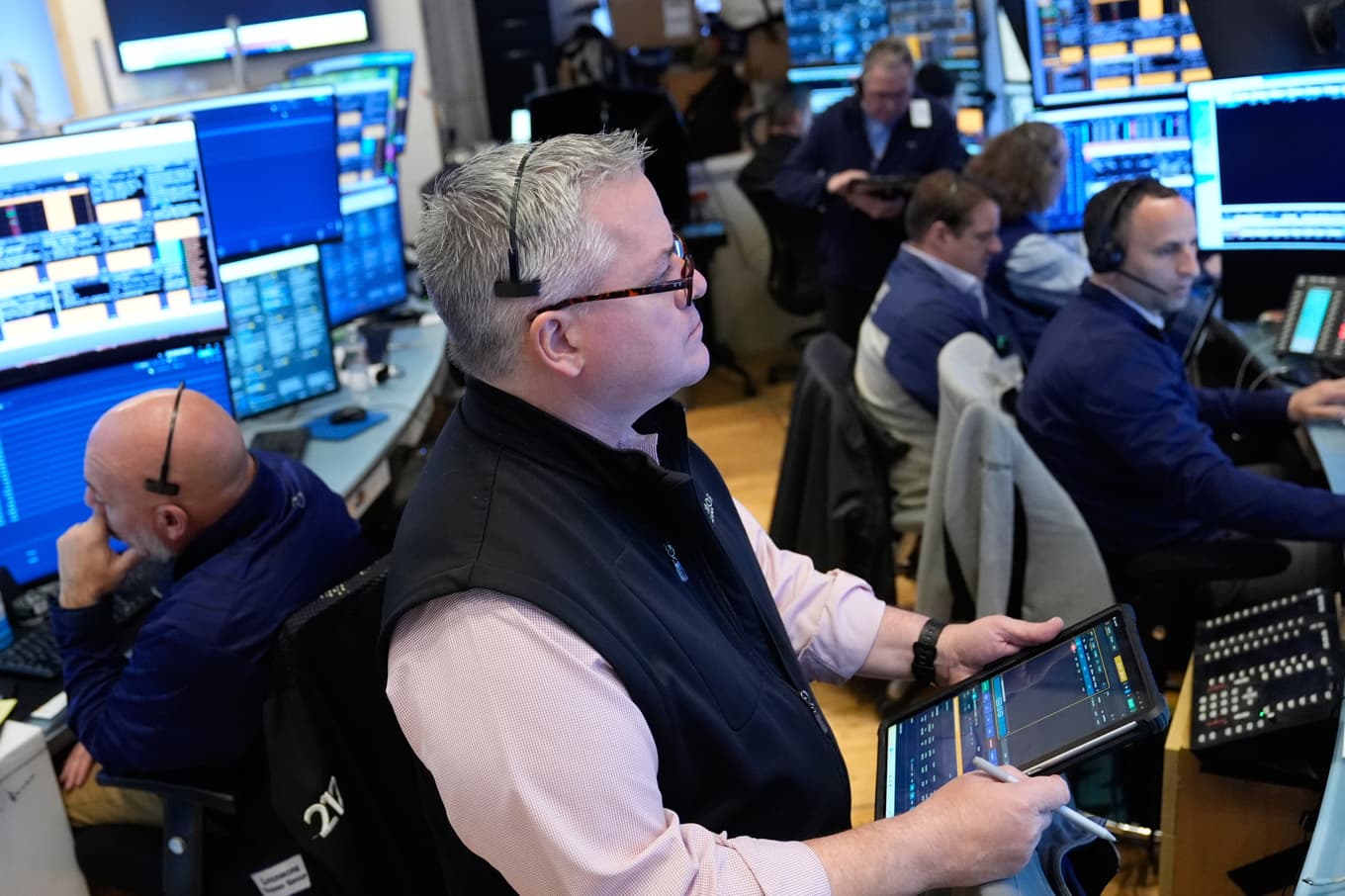 Två av indexen på New York-börsen slog rekord på nytt. Bilden är tagen 13 april. Foto: Seth Wenig/AP/TT