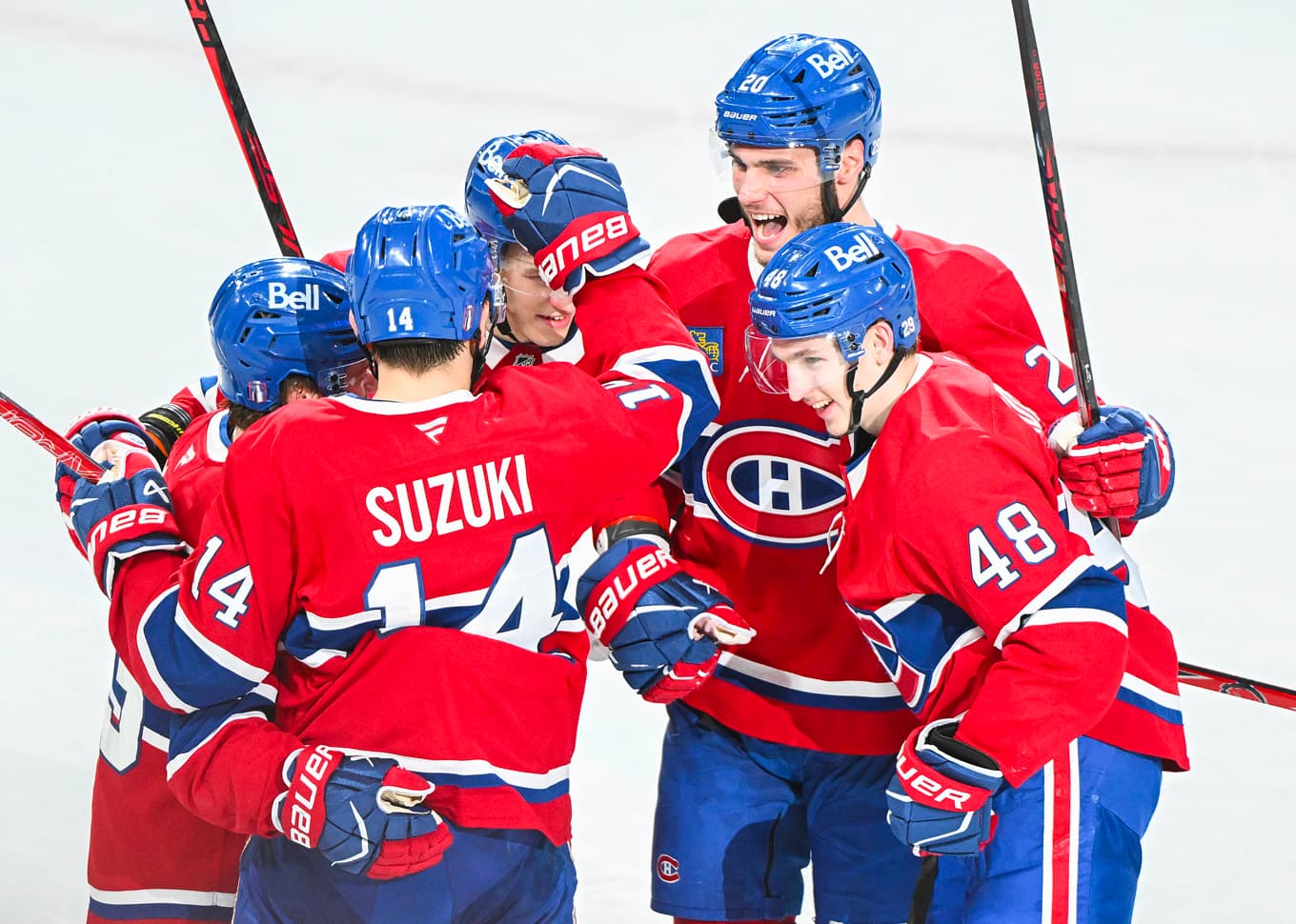 Montrealspelare firar ett mål i matchen mot Buffalo. Foto: Graham Hughes/AP/TT