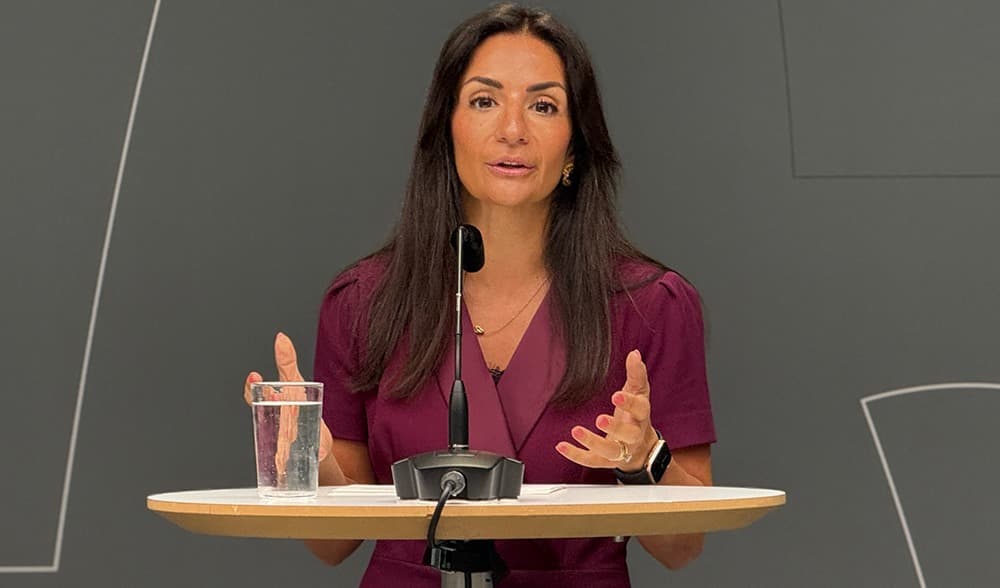 Kulturminister Parisa Liljestrand (M) berättar om hur man ska få in mer privata pengar i kulturen. Foto: Staffan Erfors