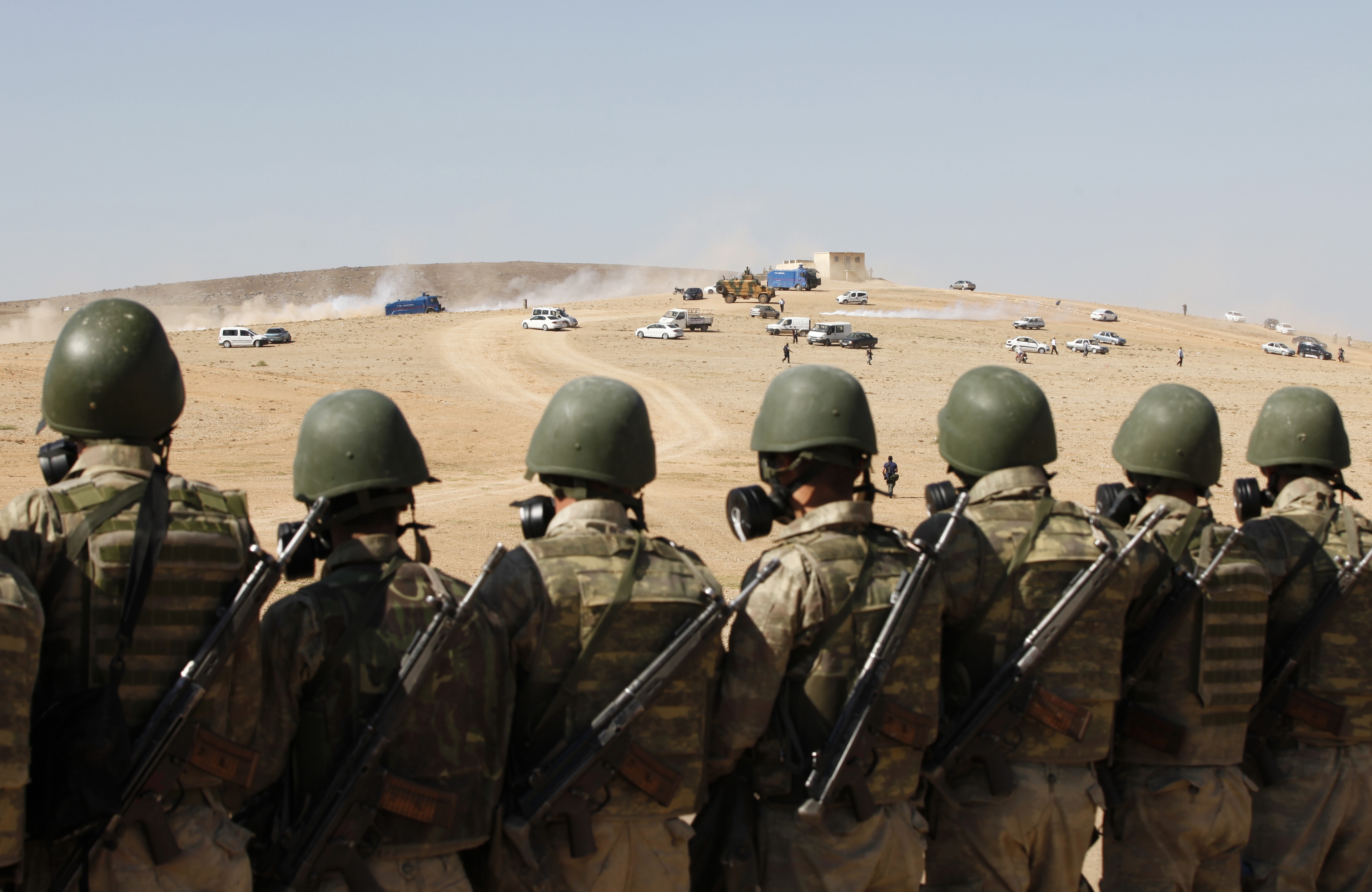 Turkiet fortsätter kampen mot PKK sedan den tvååriga vapenvilan kollapsade i somras. Bilden från en kurdisk solidaritetsdemonstration med folket i Kobane i Syrien, nära den turkiska gränsen i oktober 2014. (Foto: Stringer/Getty Image)