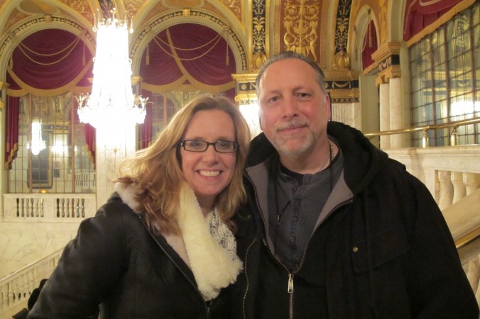 Joel White och Micaela Orpheus såg Shen Yun Performing Arts föreställning i Waterbury, USA, på Alla hjärtans dag, 14 februari. (Foto: Gary Du /Epoch Times)