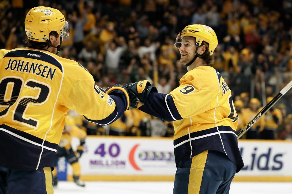 
Filip Forsberg jublar efter det andra målet.  Foto: Mark Humphrey/AP/TT                                            