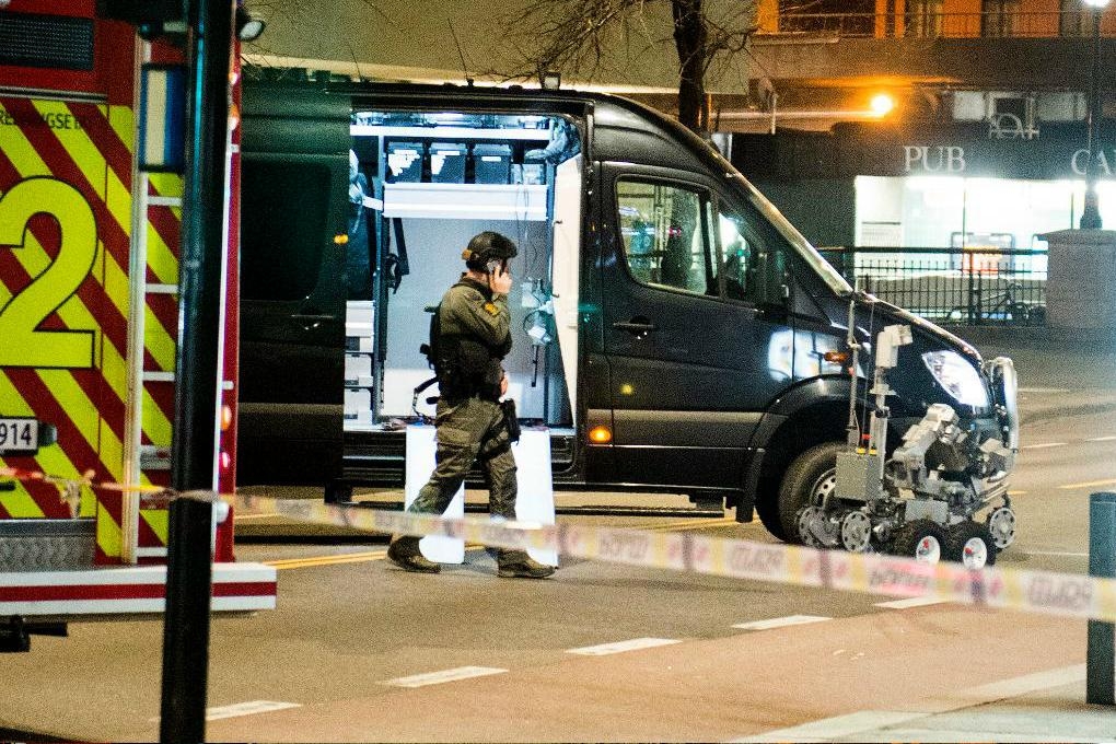 


Norsk polis spärrade på lördagskvällen av ett område i Oslo efter ett bomblarm. Foto: Fredrik Varfjell/NTB Scanpix/AP/TT-arkivbild                                                                                                                                    