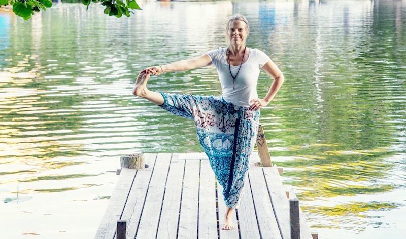 Tia Jumbe har skrivit en mängd böcker inom kost och hälsa. Här berättar hon om spirulina och chlorella, och delar med sig av recept från boken "Boosta din hälsa med naturens superfoods" . Foto: Camilla Lindqvist 