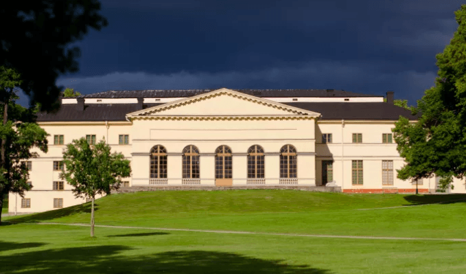 
Drottningholms Slottsteater är intakt sedan 1766 och står på Unescos världsarvslista. Ingen annanstans i världen finns en liknande teater med handdrivet scenmaskineri som fortfarande används. Foto: Drottningholms Slottsteater                                            