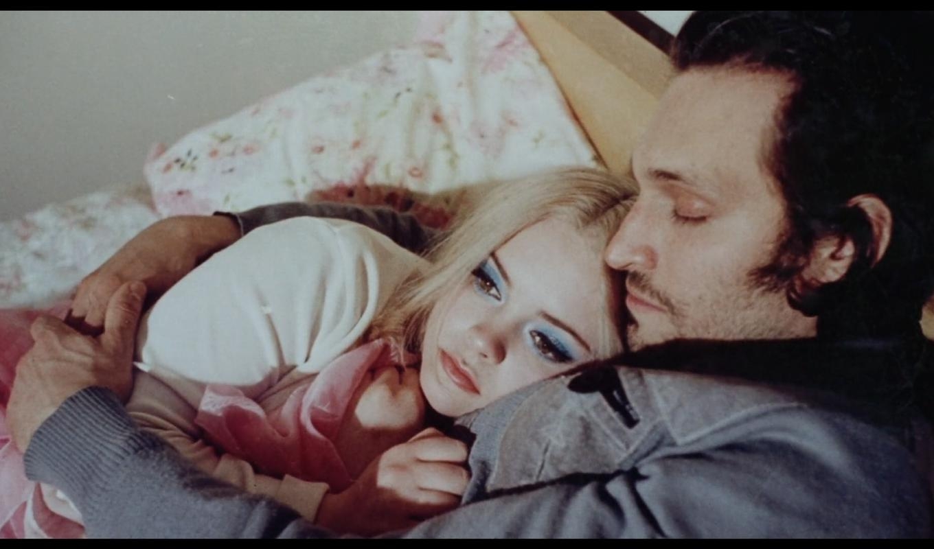 Layla är som en räddande ängel för Billy, hon påminner honom om att det trots allt finns mycket ljus i världen. Foto: Vincent Gallo och Lance Acord