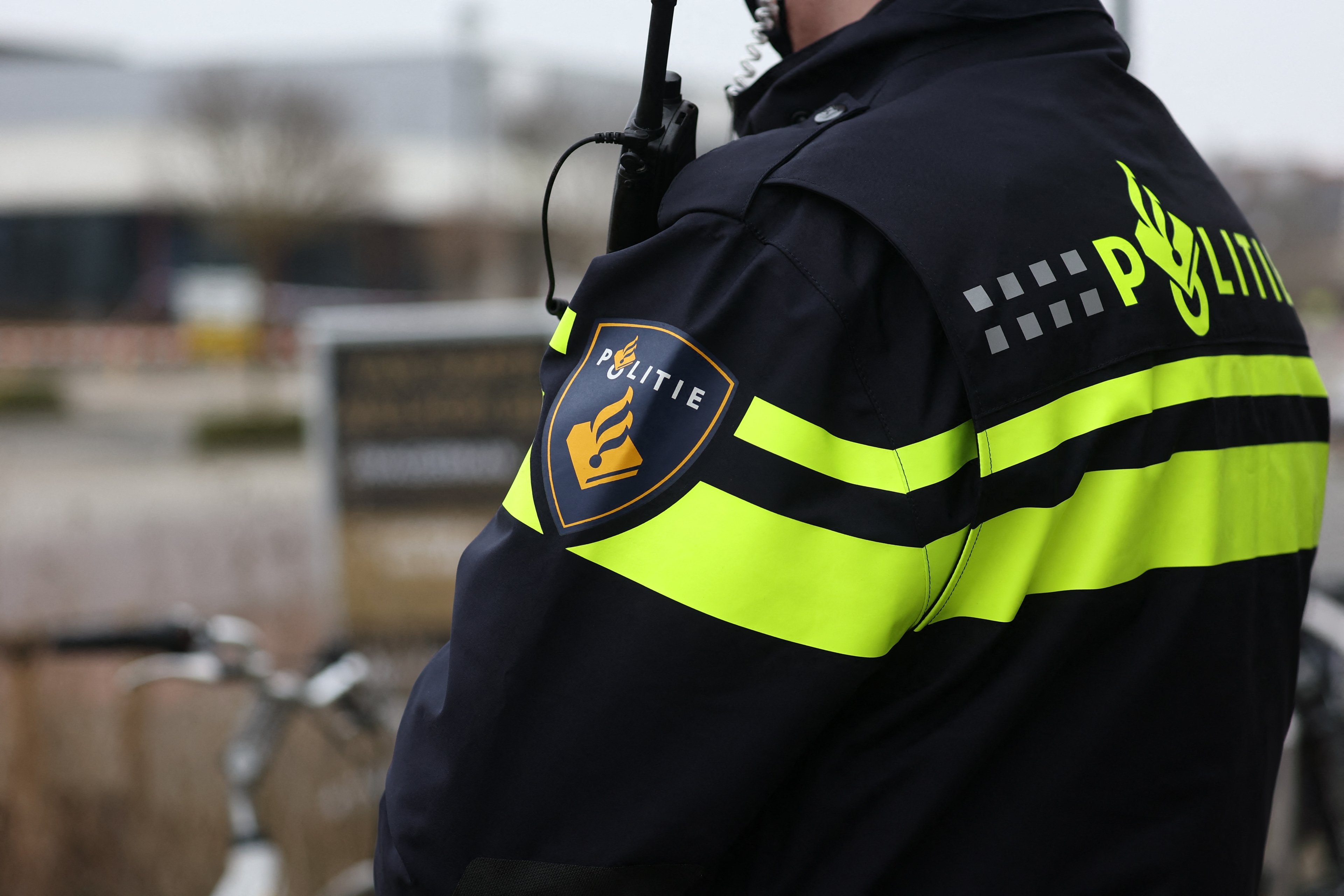 En kvinna frihetsberövades efter hon meddelat att hon vill riva sönder en koran i Arnhem. Foto: Aris Oikonomou/AFP via Getty Images