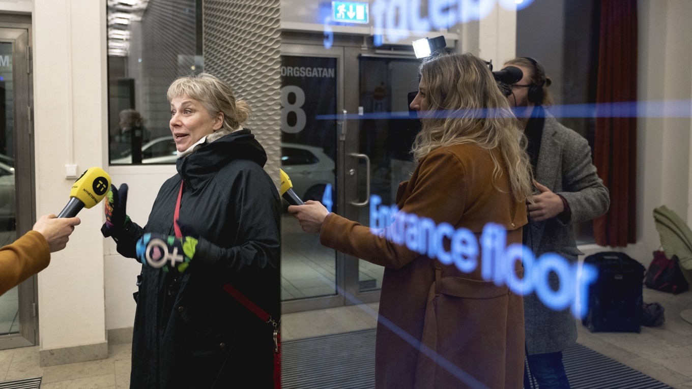 Konstnären Stina Wollters program har skjutits på framtiden, men i sak har inget hänt med SVT:s inställning, enligt Johan Westerholm. Foto: Ali Lorestani/TT