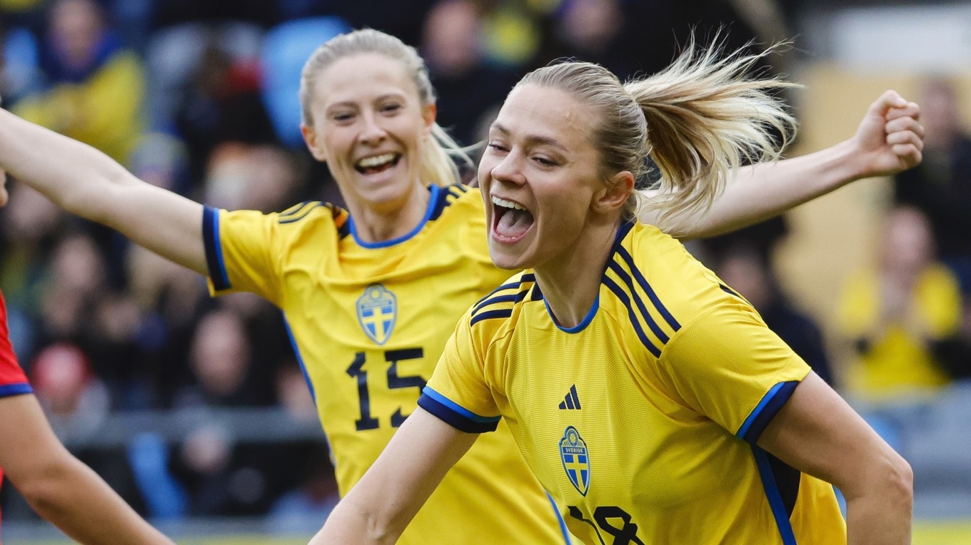 Den svenska som uppges tjäna bäst på att spela fotboll är Fridolina Rolfö. Hon har en årslön i Barcelona på över tre miljoner kronor. Foto: Adam Ihse/TT