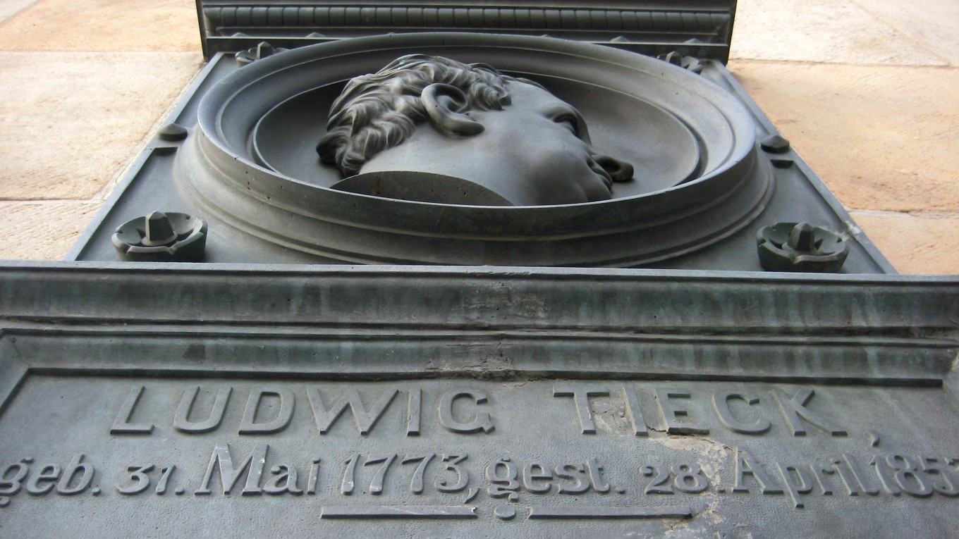 Monument över Ludwig Tieck utanför hans bostadshus i Dresden, Tyskland. Foto: Public Domain