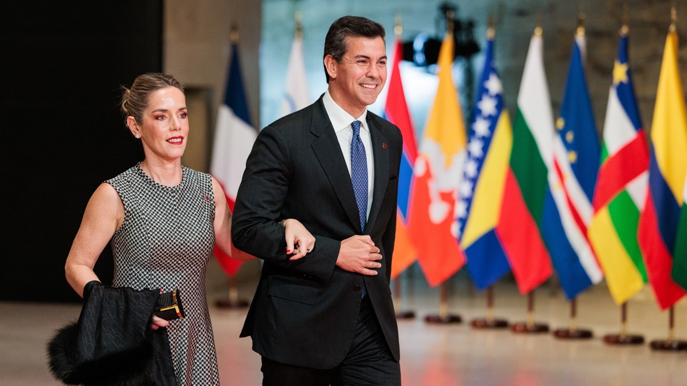 Paraguays president Santiago Peña Palacios med sin fru Leticia Ocampos. Foto: Richard Bord/Getty Images