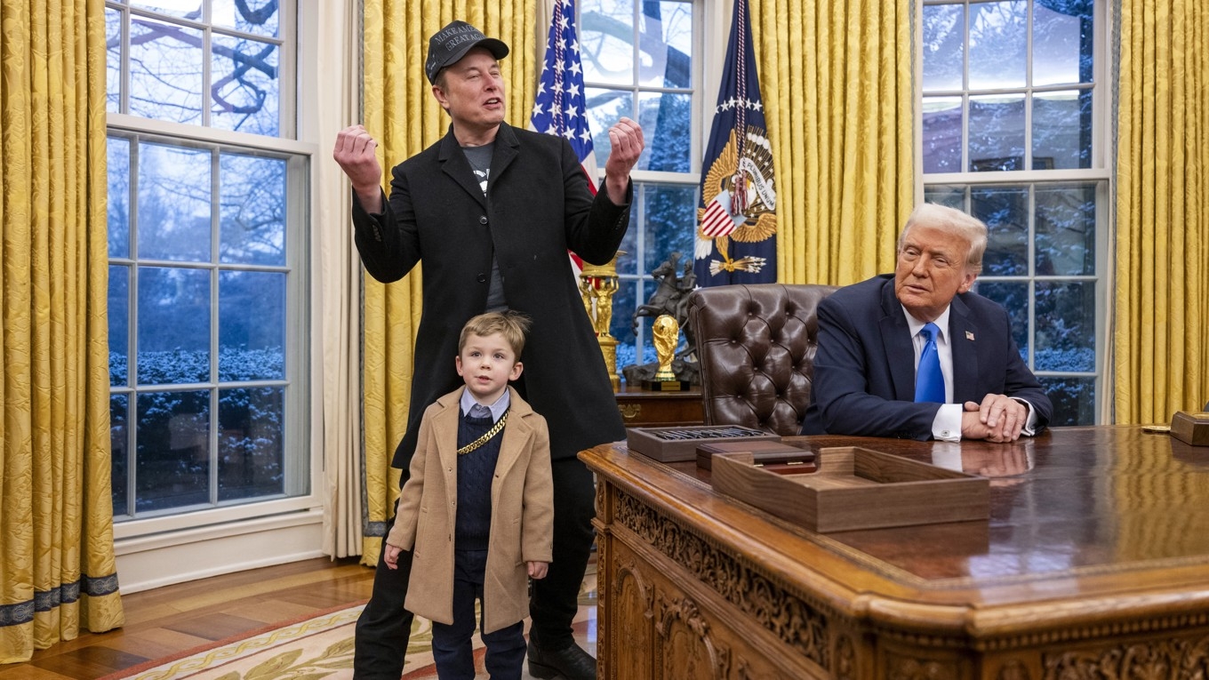 Elon Musk tillsammans med sin son och president Donald Trump i Ovala rummet i Vita huset i Washington DC den 11 februari. Foto: Jim Watson/AFP via Getty Images