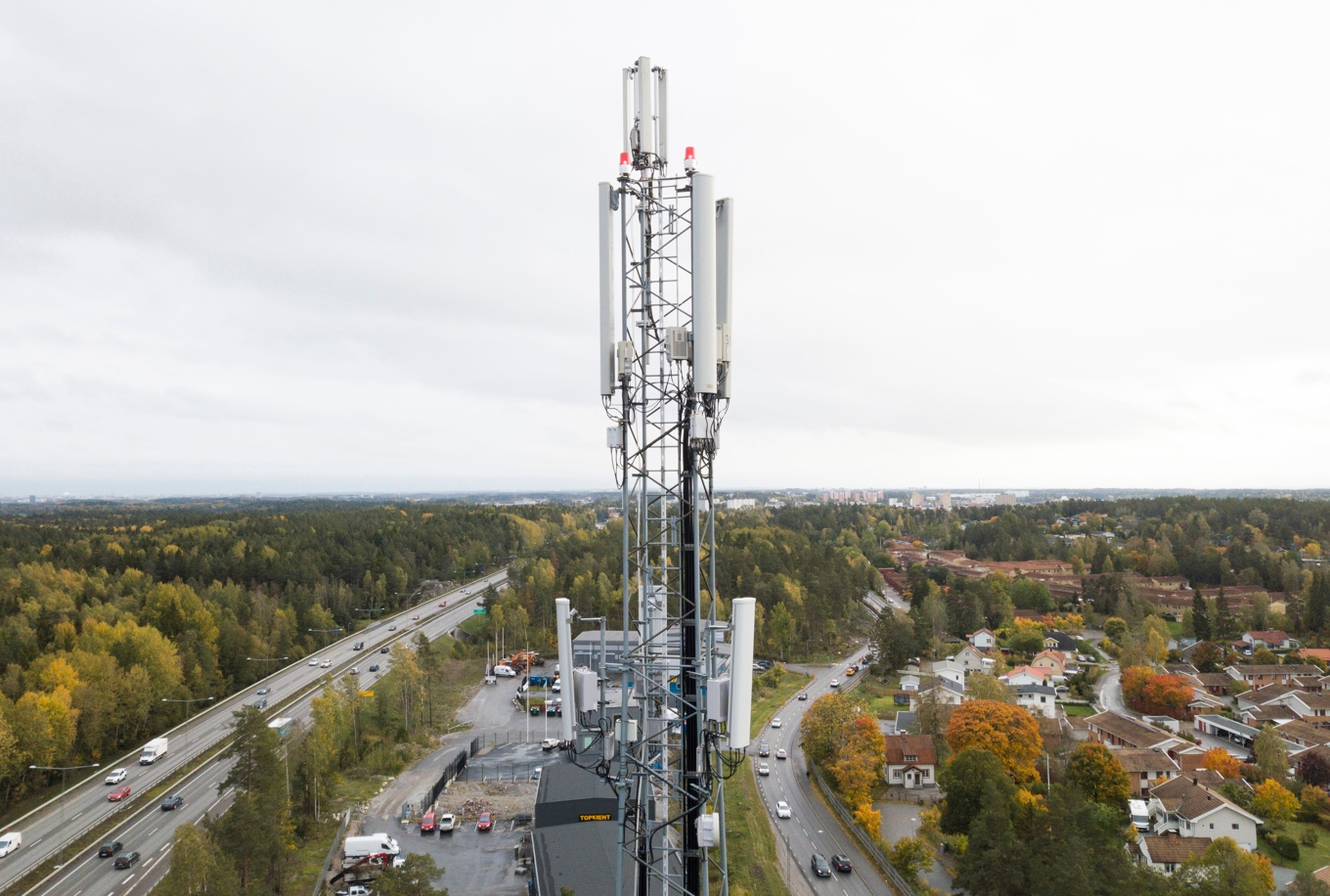 En basstation för mobiltelefoni. Snart släcks 2G och 3G. Arkivbild. Foto: Fredrik Sandberg/TT