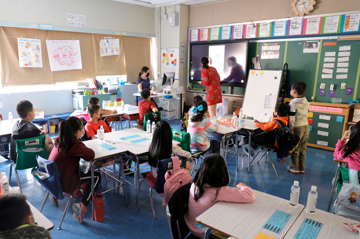 Undervisning vid en skola i New York, den 27 september 2021. Skolundervisning har allt mer fyllts med innehåll som inte har med faktisk utbildning att göra. Foto: Michael Locisano/Getty Images