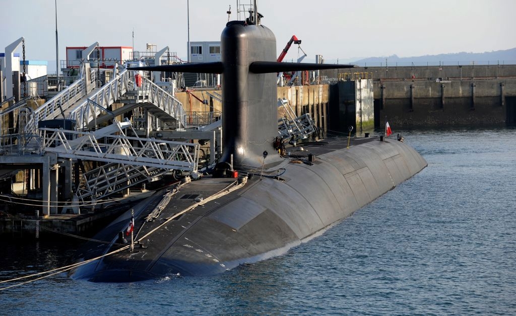 President Macron har förklarat sig villig överväga att hålla det franska kärnvapenparaplyet över andra europeiska länder. På bilden en kärnvapenbestyckad ubåt på den franska flottbasen Ile Longue. FRED TANNEAU/AFP via Getty Images