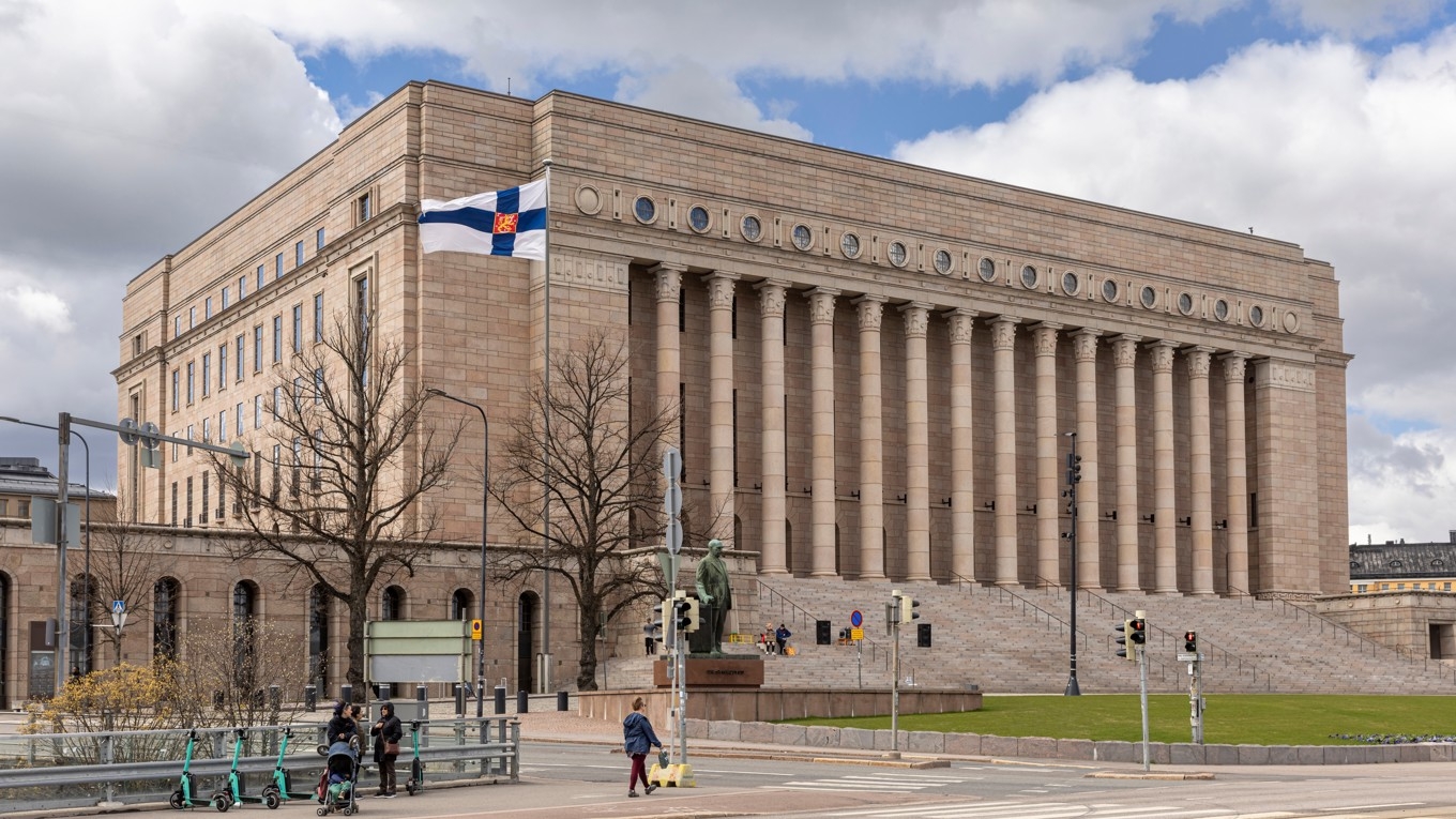 Finlands parlament i Helsingfors. Foto: Ilari Nackel/Shutterstock