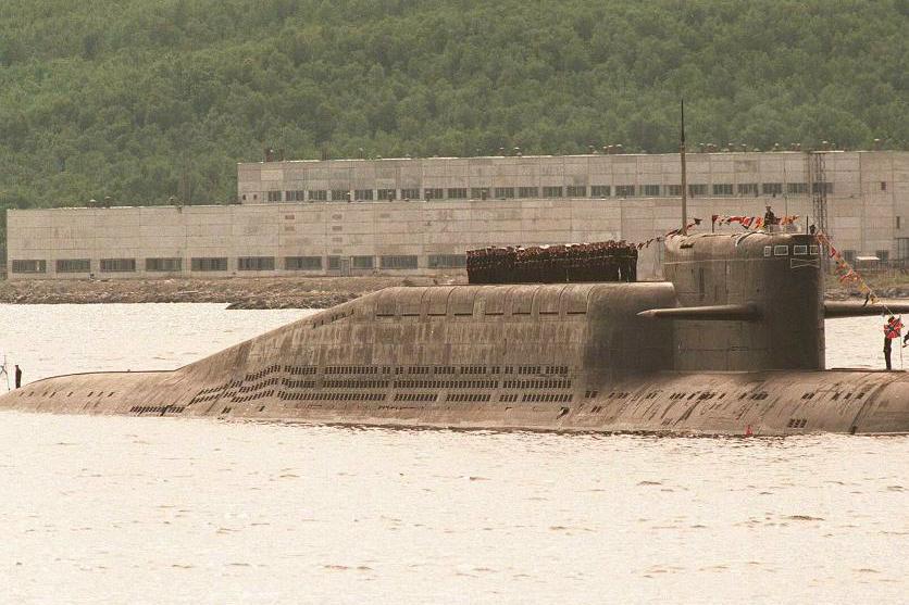 


En annan typ av atomubåt i hamnen i Murmansk, Ryssland. Foto: Henning Lillegaard/TT                                                                                                                                    