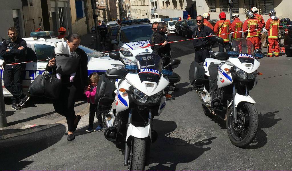 
Tillslaget mot lägenheten i Marseille gjordes den 18 april. Foto:
Claude Paris/AP/TT                                            