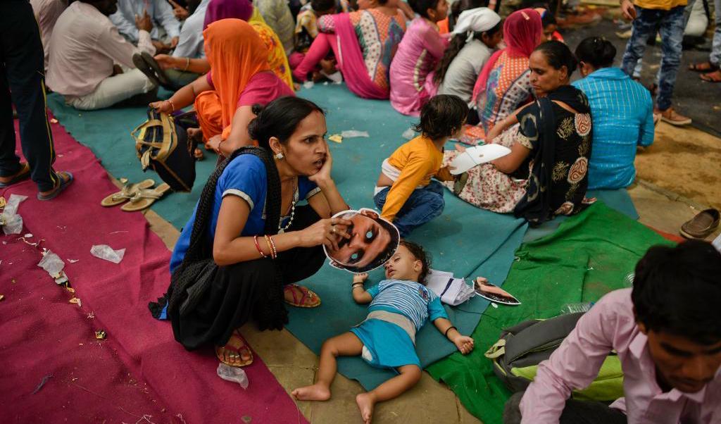 

Tusentals daliter samlades förra söndagen utanför det indiska parlamentet i New Delhi för att protestera mot den diskriminering de anser sig utsatta för av den hindunationalistiska regeringen i delstaten Uttar Pradesh. Foto: R S Iyer/AP/TT                                                                                        