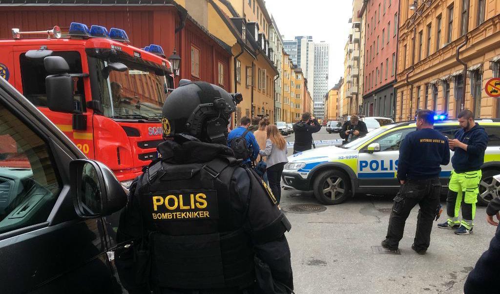 
Polisens bombtekniker har konstaterat att inget farligt föremål fanns i lastbilen. Foto: Mattias Areskog/TT                                            