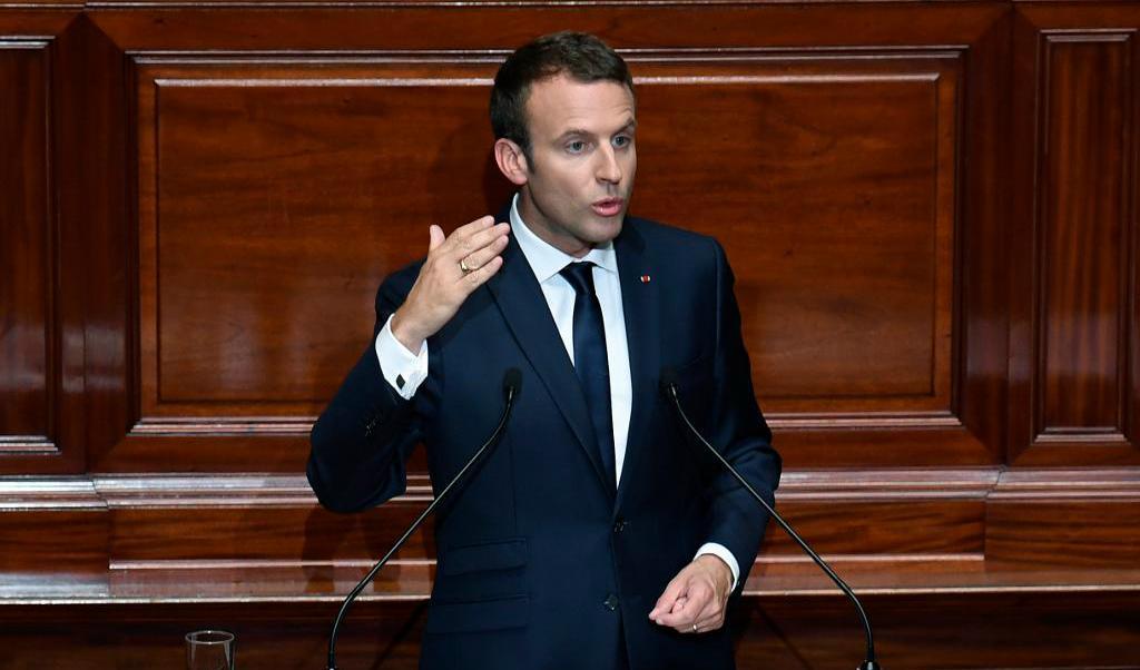 
Frankrikes president Emmanuel Macron under sessionen med båda parlamentets kamrar samlade i Versailles.
Foto: Eric Feferberg/AP/TT                                            