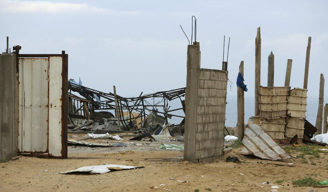 En förstörd militär byggnad tillhörande Hamas efter en attack den 15 mars. Foto: Adel Hana/AP/TT