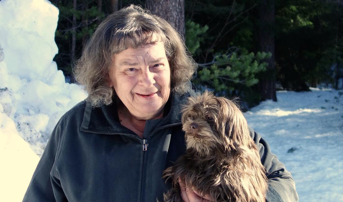Annica Rönnqvist med sin Dennis, en bolonka. Foto: Eva Sagerfors