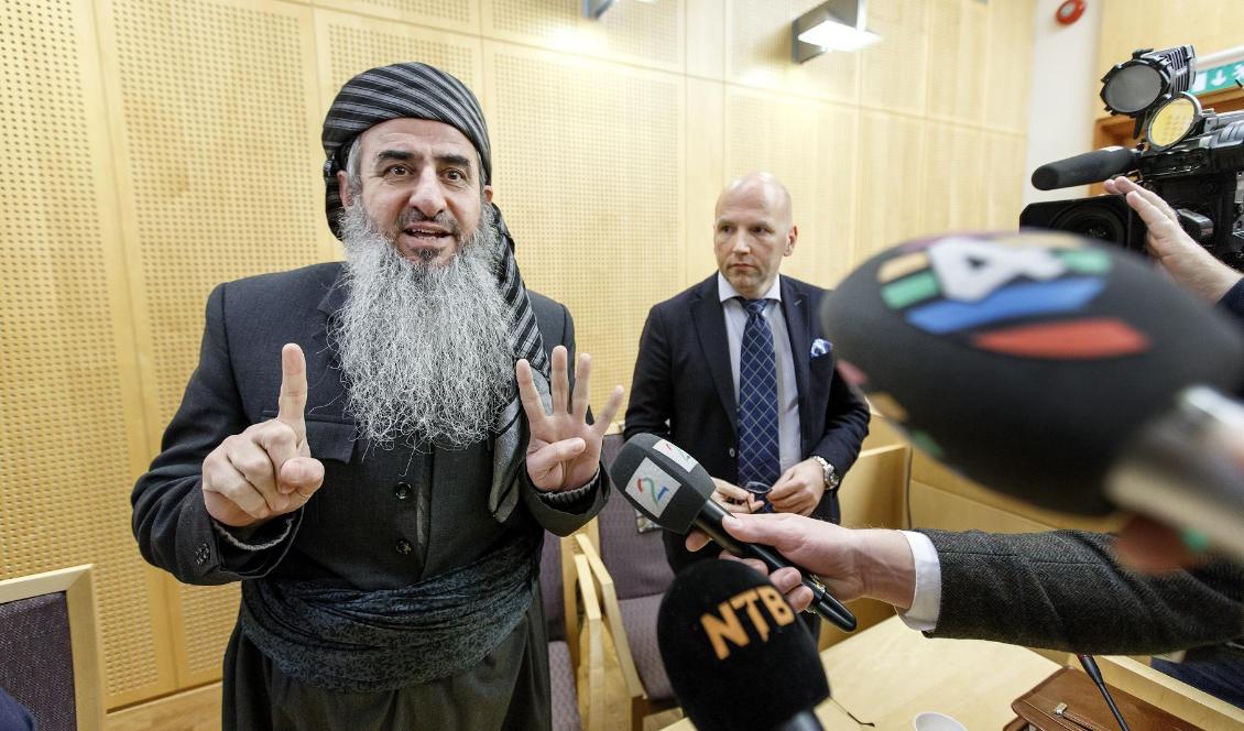 Mulla Krekar, här i en norsk tingsrätt 2016, har dömts till tolv års fängelse i Italien. Gorm Kallestad/NTB/TT-arkivbild