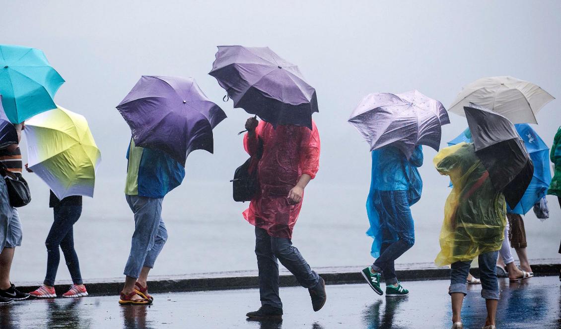 Kina förebreder sig för supertyfonens framfart. Foto: AP/TT-arkivbild