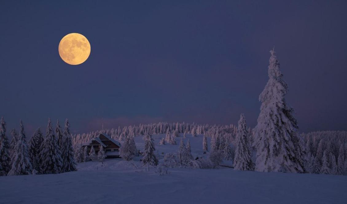 Många människor tror att månens periodiska förändringar har en effekt på människan. Foto: Hermann Schmider