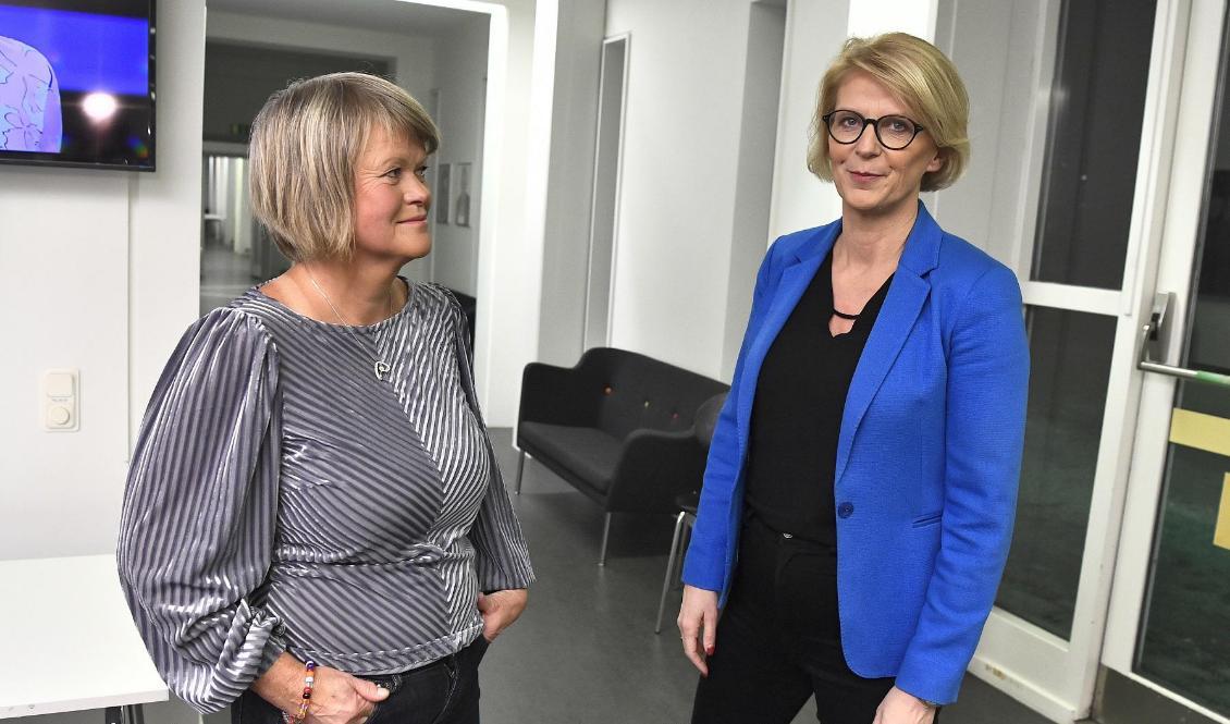 Vänsterpartiets ekonomisk-politiska talesperson Ulla Andersson och hennes kollega hos Moderaterna, Elisabeth Svantesson, står bakom oppositionsförslaget om fler miljarder till kommunerna än vad regeringen flaggar för. Foto: Claudio Bresciani/TT-arkivbild