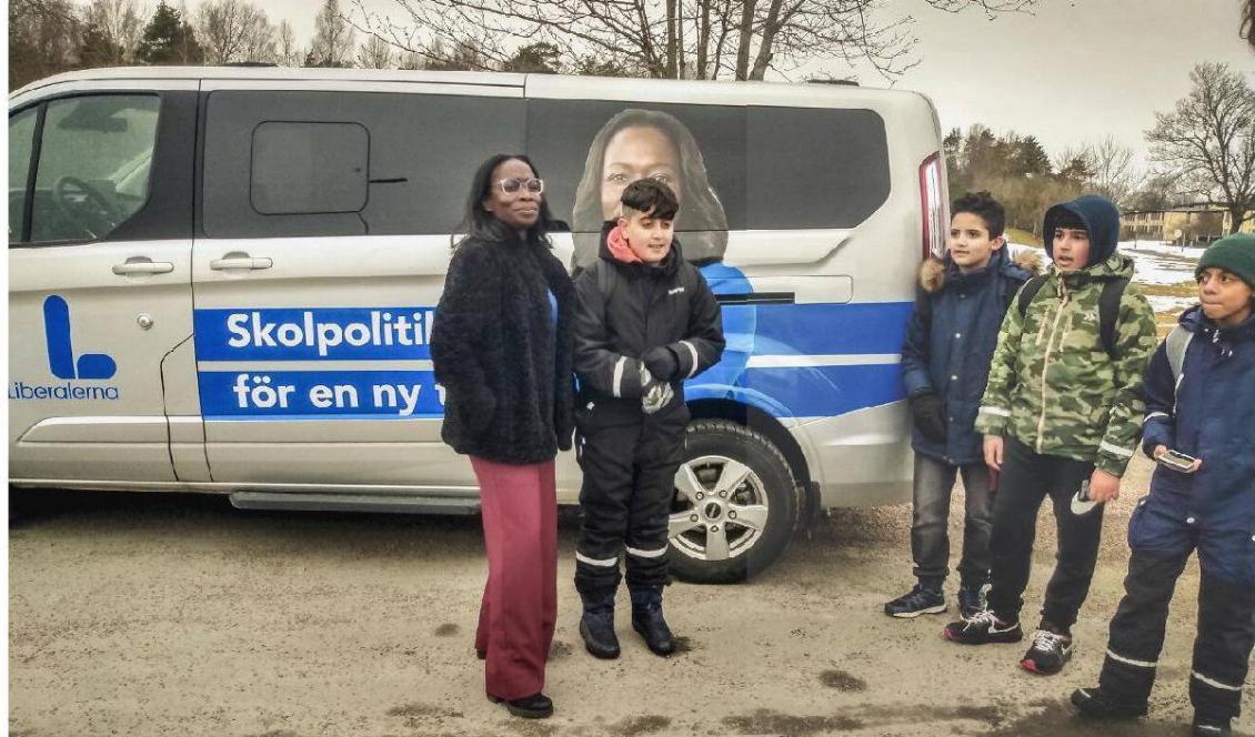 





Nyamko Sabuni, här på besök i en Örebroskola den 1 mars, svarar på frågor om anpassningar i skolarbetet för de de som behöver extra resurser. Foto: Camilla Johansson                                                                                                                                                                                                                                                                        