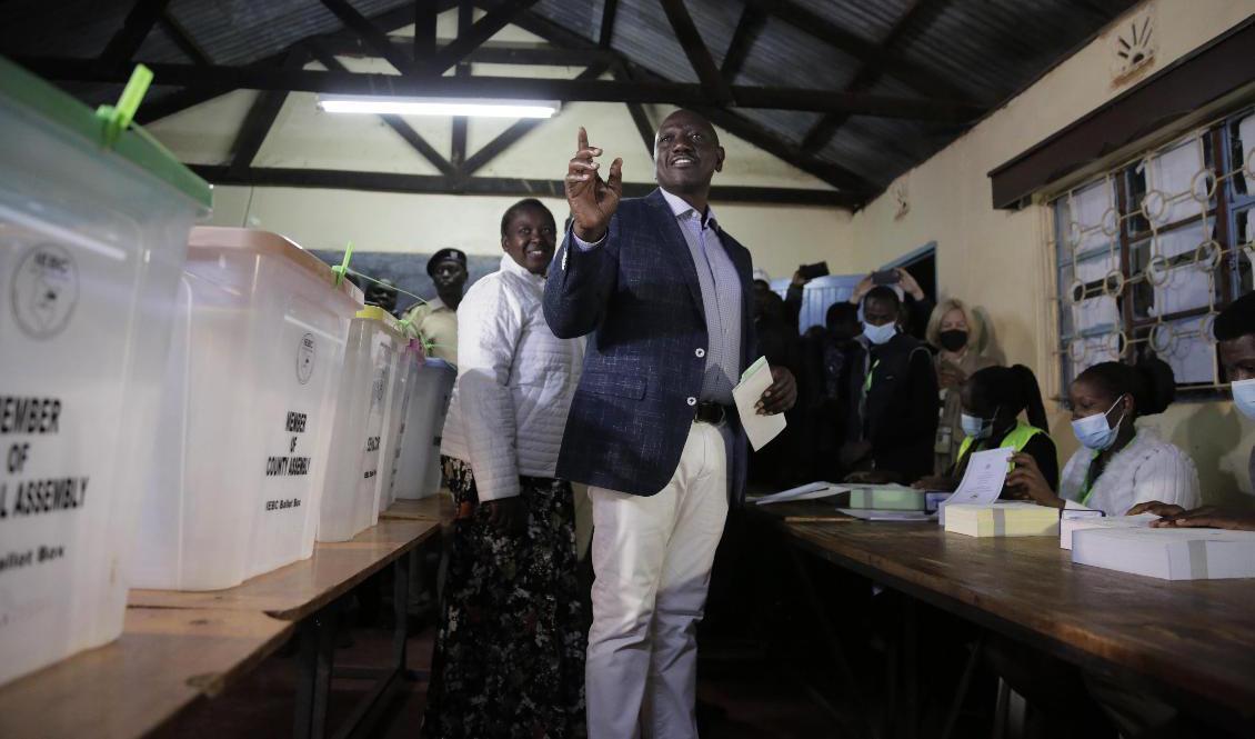 Den nuvarande vicepresidenten William Ruto i samband med röstningen till Kenyas presidentval, för en knapp vecka sedan. Foto: Brian Inganga/AP/TT