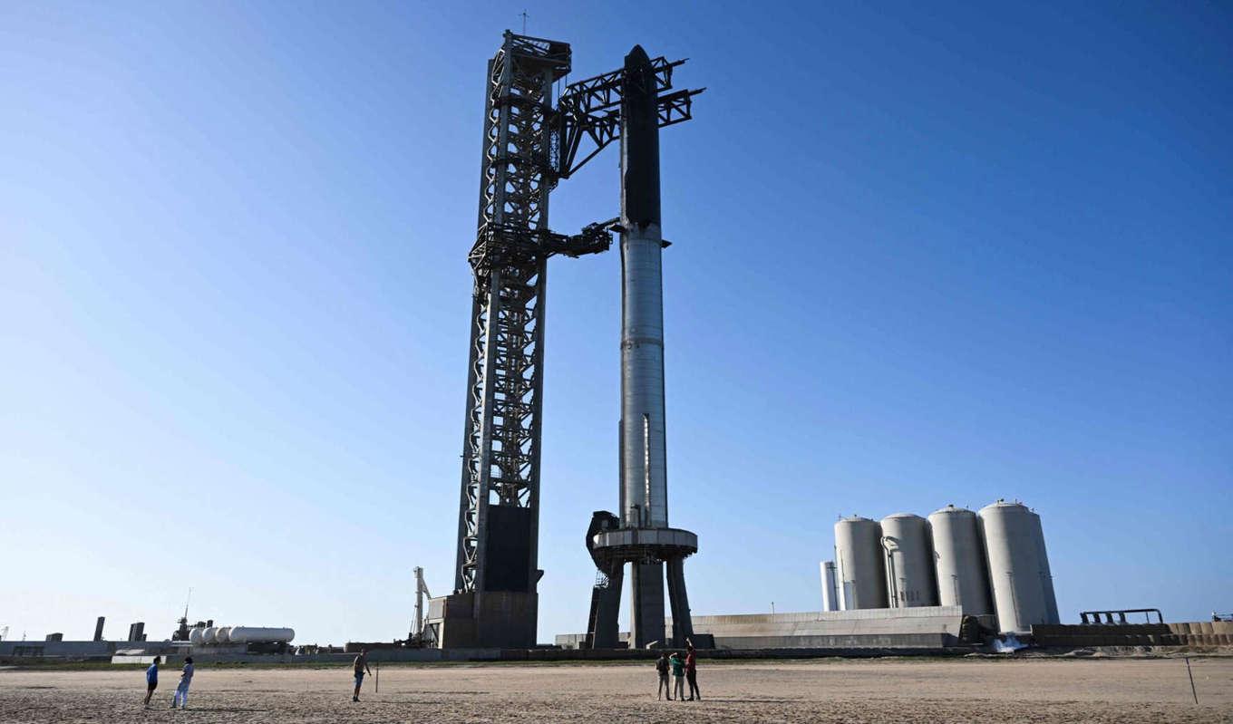 En frusen tryckventil ledde till att avfyrningen av SpaceX:s Starship-raket måste skjutas upp minst 48 timmar. Foto: PATRICK T. FALLON/AFP via Getty Images