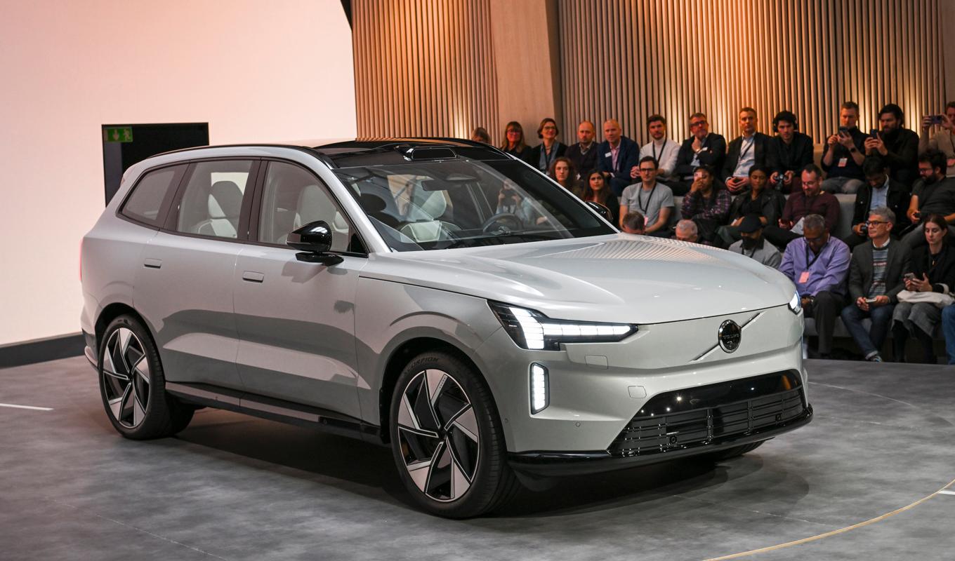 Volvo EX90, Volvo Cars nya helt elektriska suv. Bolaget har annonserat personalnedskärningar. Arkivbild. Foto: Anders Wiklund/TT