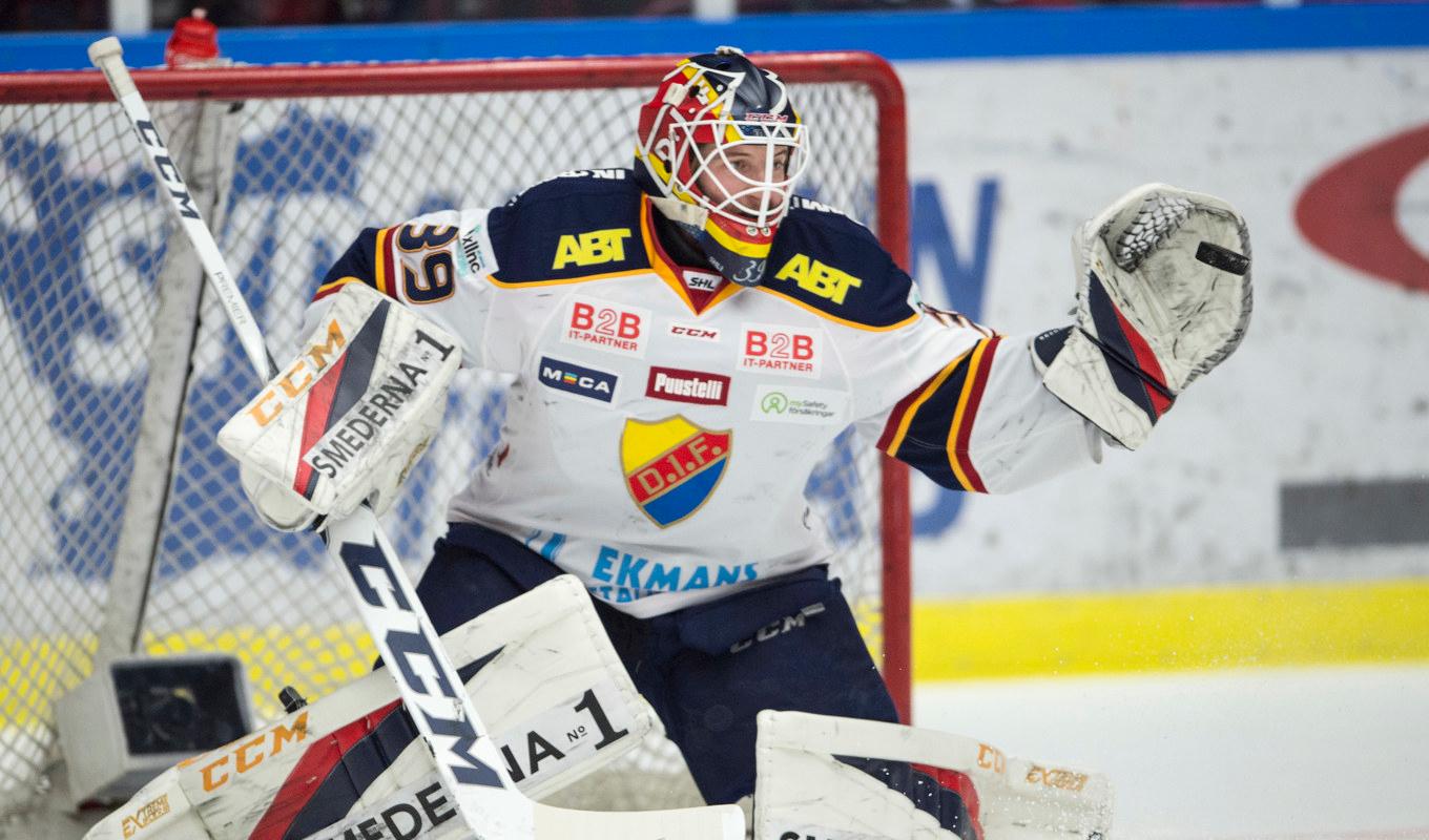 Adam Reideborn, tidigare i Djurgården, fortsätter spela i KHL.Foto: Björn Lindgren/TT