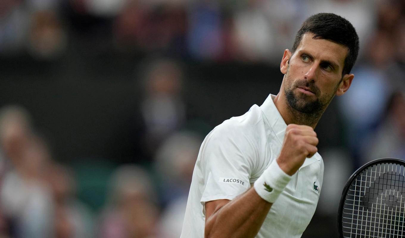 Novak Djokovic är klar för ytterligare en Wimbledon-final. Foto: Alastair Grant/AP/TT