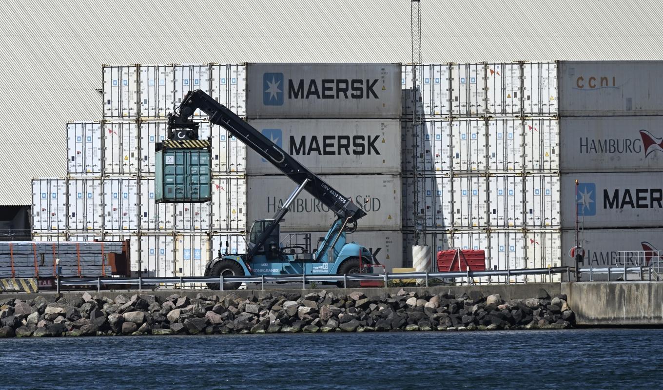 Containrar från bland annat Mærsk i hamnen i Helsingborg. Arkivbild. Foto: Johan Nilsson/TT