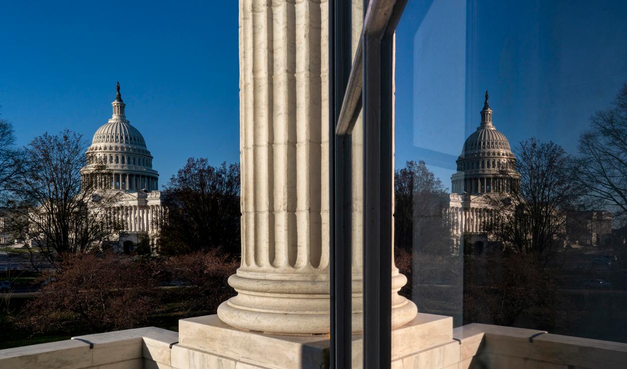 Kapitolium fotograferad från den aktuella byggnaden Russell Senate Office Building. Foto: J Scott Applewhite/AP/TT