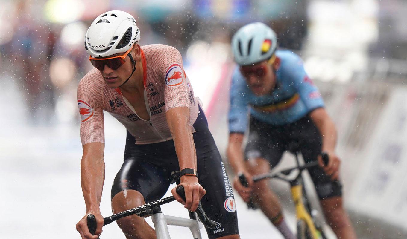 Nederländaren Mathieu van der Poel vann linjeloppet i VM, efter att loppet stoppats av aktivister. Foto: Tim Goode/AP/TT