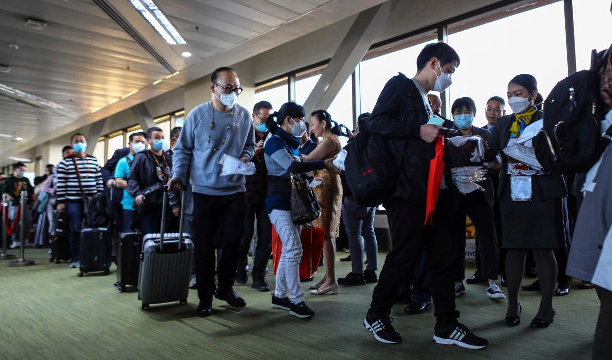 Ökat flygande bland kineser trycker upp efterfrågan på flygbränsle och riskerar att göra flygbiljetterna dyrare. Arkivbild Foto: Gerard Carreon AP/TT