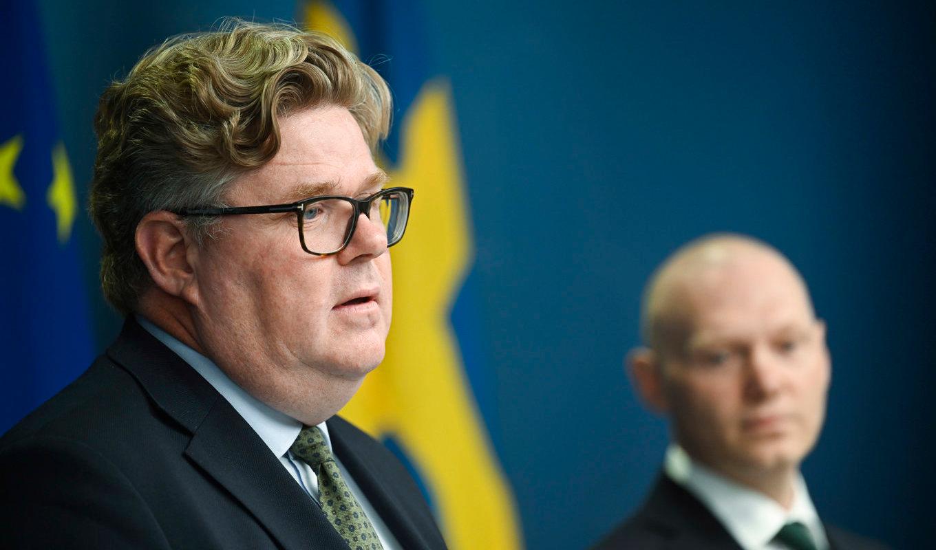 Justitieminister Gunnar Strömmer och finansmarknadsminister Niklas Wykman vid pressträffen. Foto: Fredrik Sandberg/TT