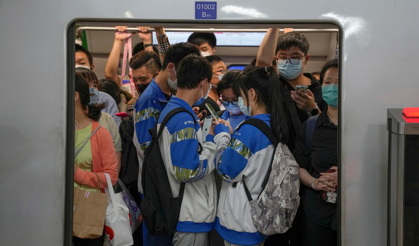 Kinesiska ungdomars skärmtid väntas begränsas kraftigt efter ett myndighetsbeslut. Arkivbild. Foto: Andy Wong AP/TT