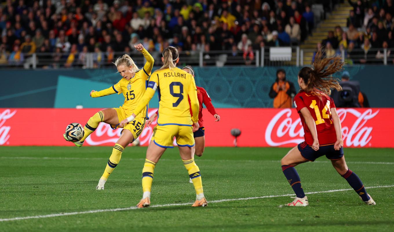 Rebecka Blomqvist gör 1-1 i VM-semifinalen mot Spanien i den 88:e minuten. Foto: Catherine Ivill/Getty Images