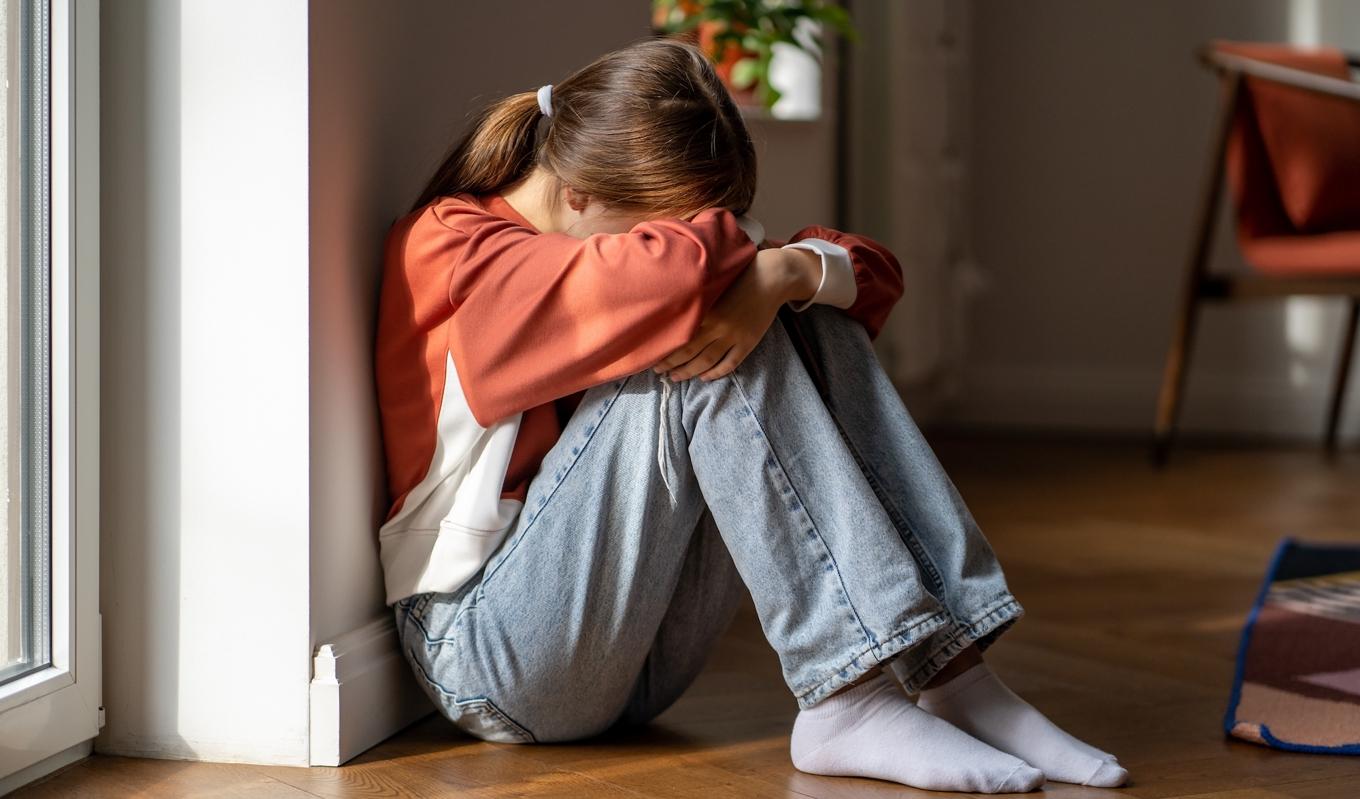 Att skada sig själv genom att till exempel skära sig är vanligt hos ungdomar som har ångest och depression, och det är betydligt vanligare hos flickor än hos pojkar. Foto: Shutterstock