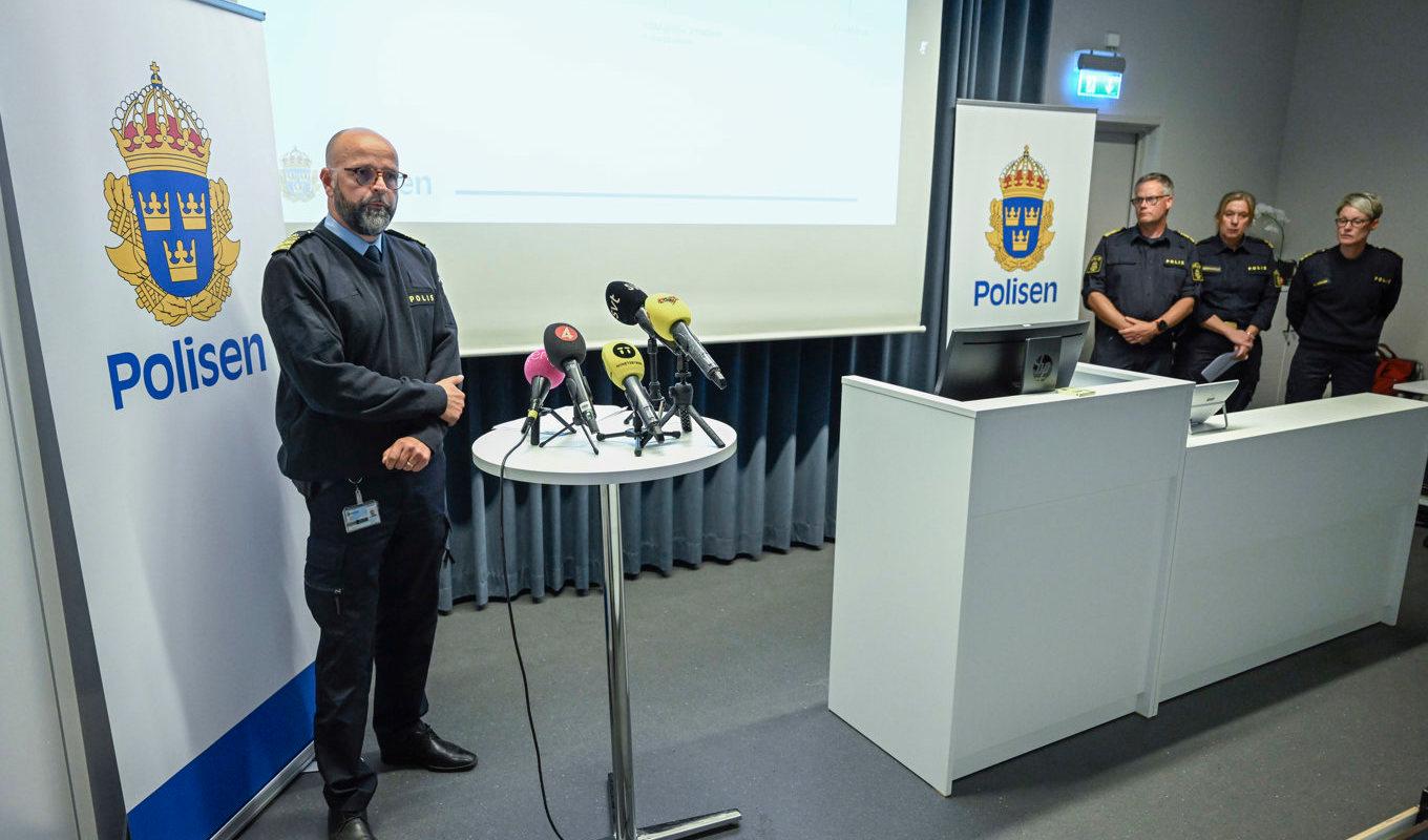 Andreas Pallinder, chef för utredningssektionen i Uppsala, under pressträffen. Foto: Jessica Gow/TT