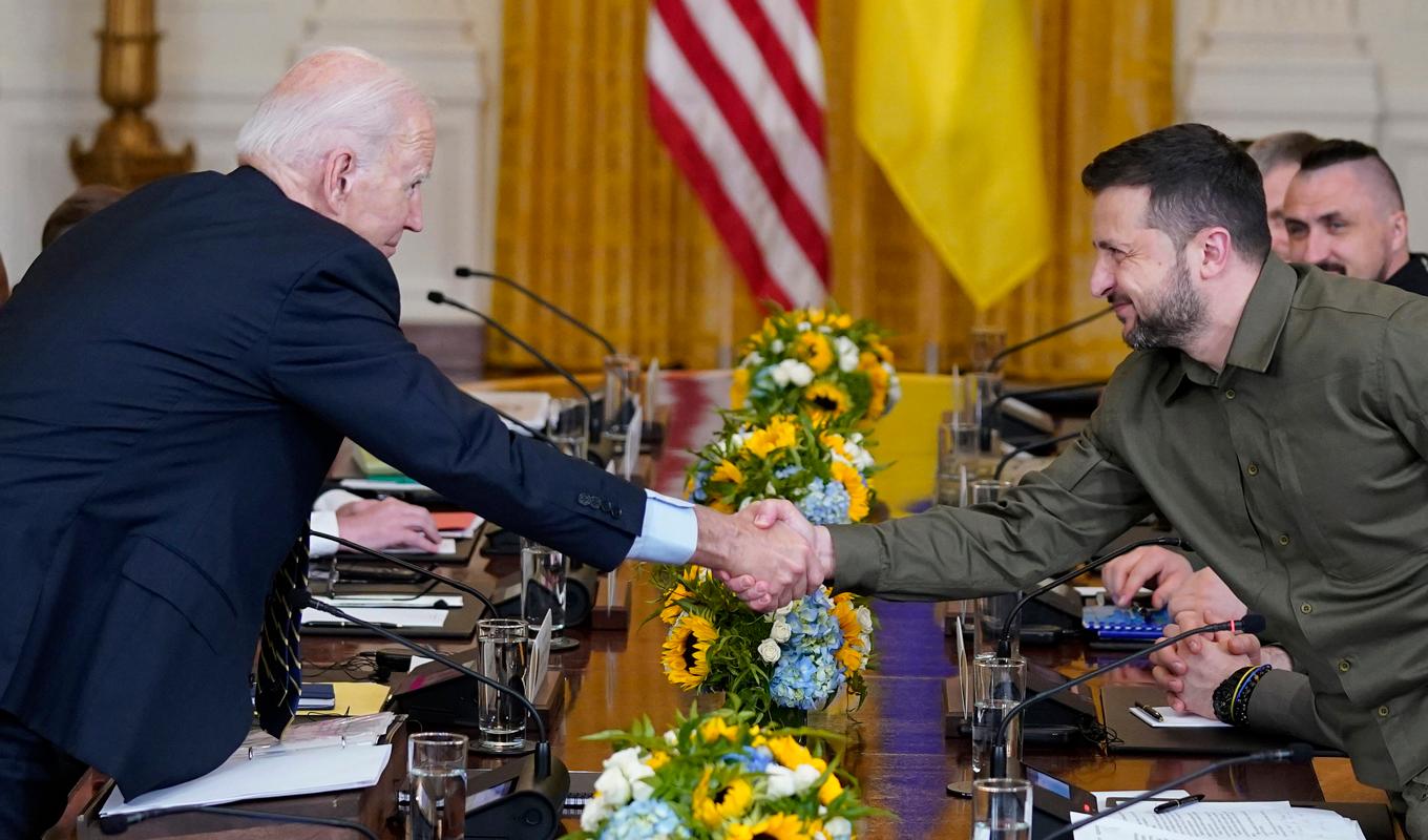 USA:s president Joe Biden mötte Ukrainas president Volodymyr Zelenskyj i Vita huset på torsdagen, lokal tid. Foto: Evan Vucci/AP/TT