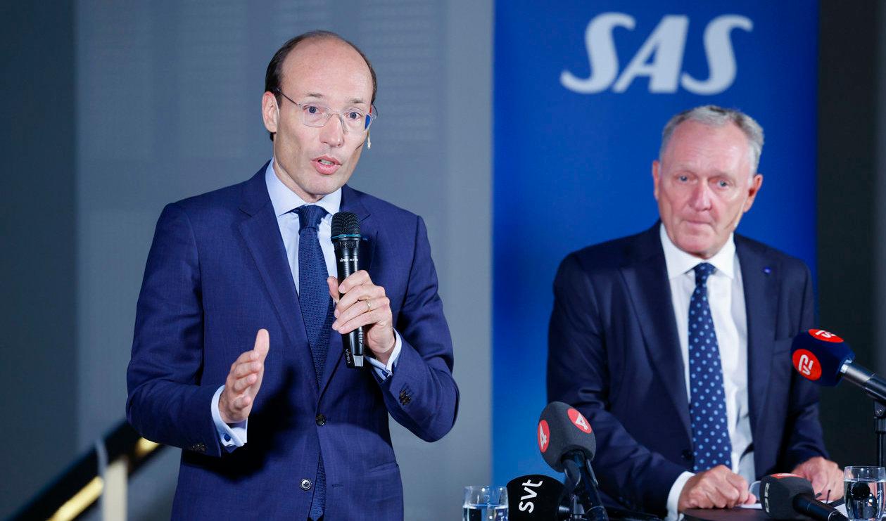 Anko van der Werff, VD och koncernchef för SAS och Carsten Dilling styrelseordförande i SAS under en pressträff på SAS huvudkontor. Foto: Christine Olsson/TT