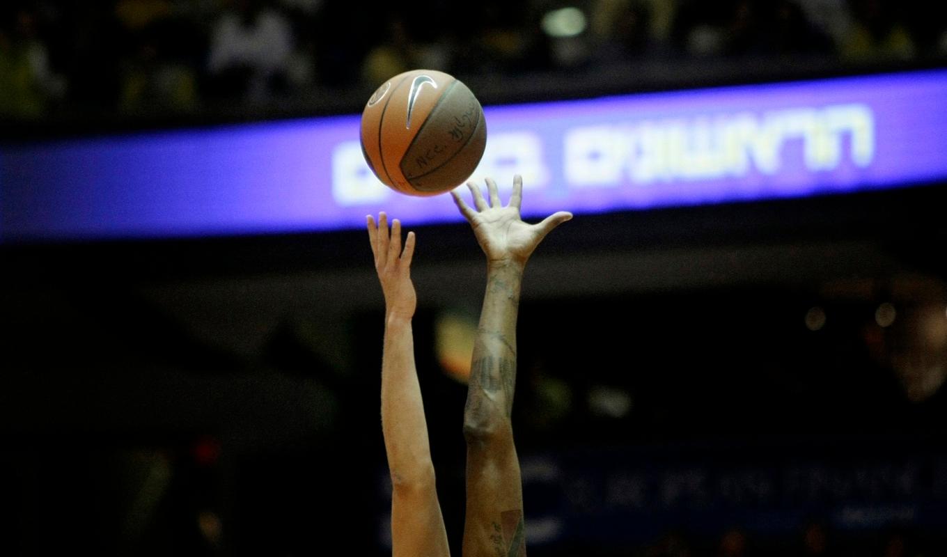 Onsdagskvällens Euroleaguematch i basket mellan Valencia och Maccabi Tel Aviv kommer att omgärdas av ett mer rigoröst säkerhetspådrag än valigt. Arkivbild. Foto: Ariel Schalit/AP/TT