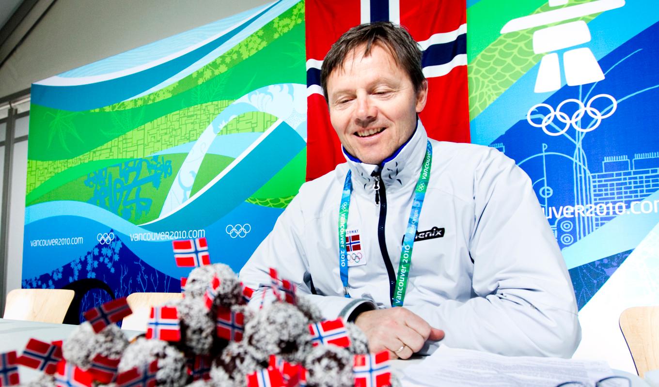 Legendariska idrottsledaren Jarle Aambø, som var delaktig i det norska idrottsundret, firar OS-framgångar för världens bästa vinter-OS-land. Foto: Heiko Junge NTB/TT